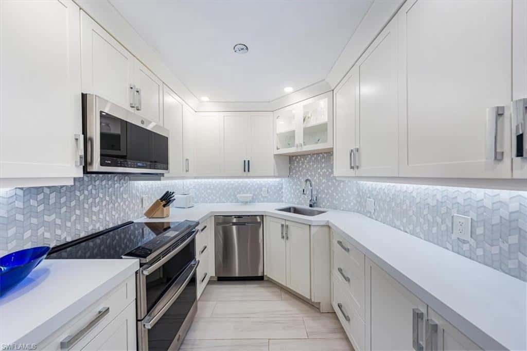4005 Gulf Shore Blvd #1104, Naples, photo 9