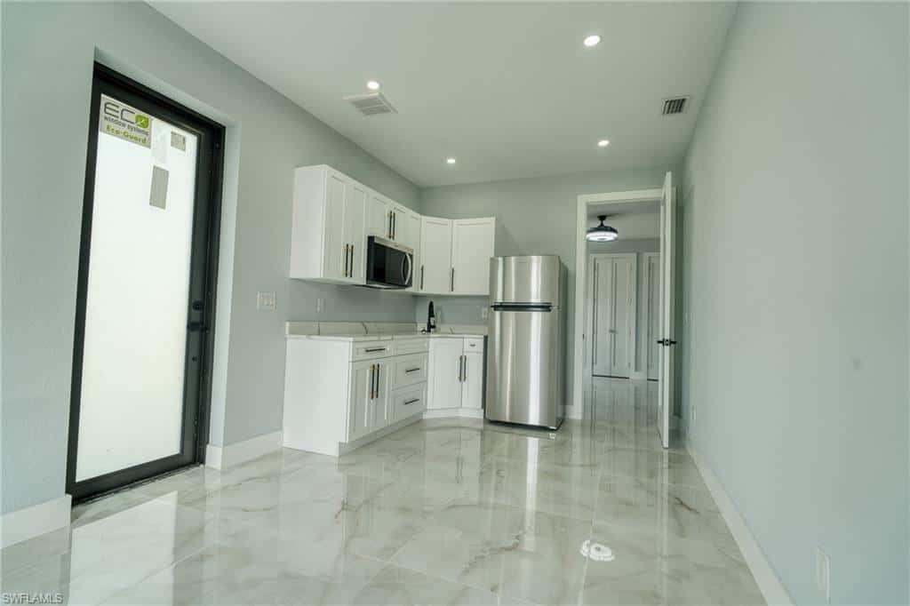 10474 Winnipeg St, Port Charlotte, photo 43