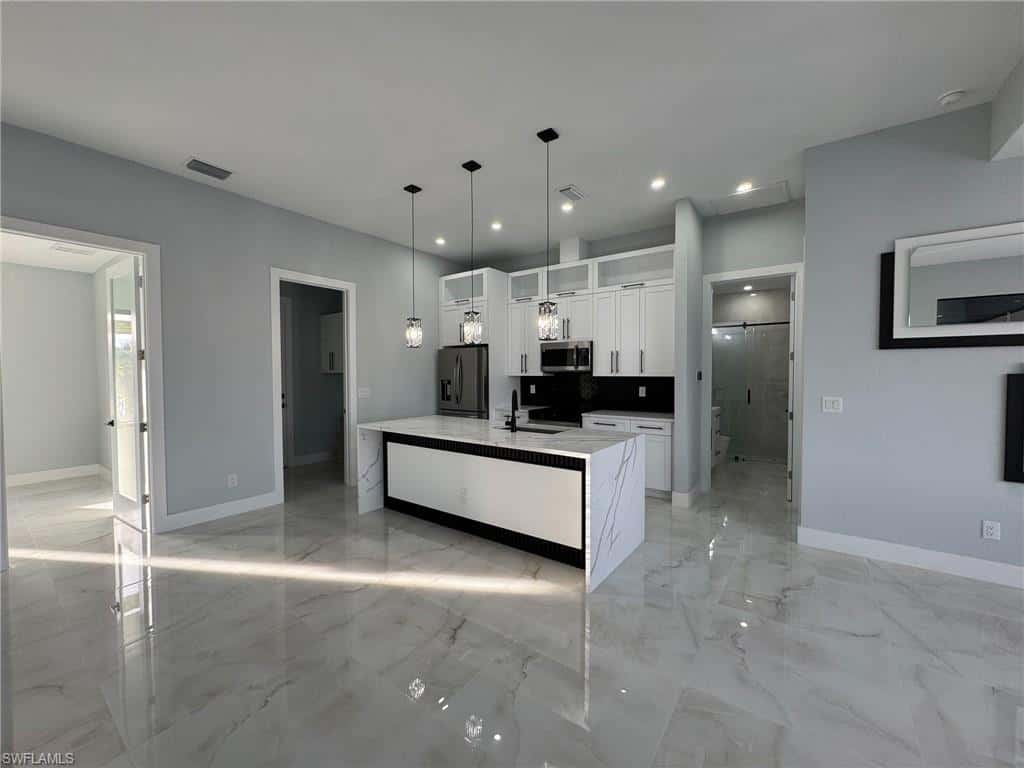 10474 Winnipeg St, Port Charlotte, photo 5