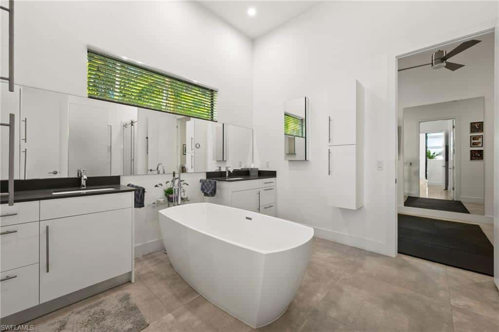 5324 Mayfair Ct, Cape Coral, photo 13