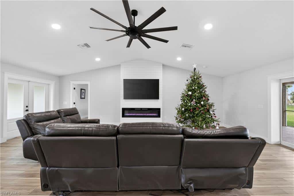 17060 Cypress Creek Dr, North Fort Myers, photo 4