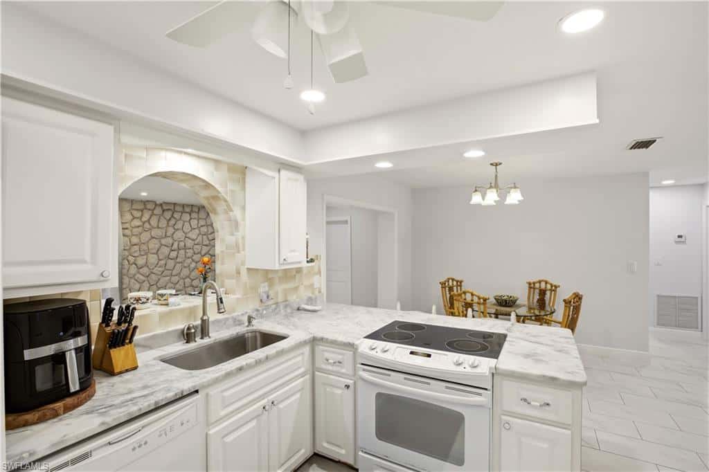 1736 Bonnie Ct, Fort Myers, photo 5