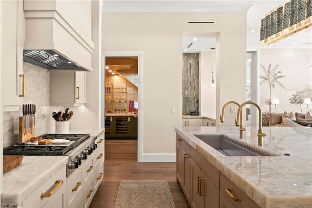 142 Eugenia Dr, Naples, photo 9