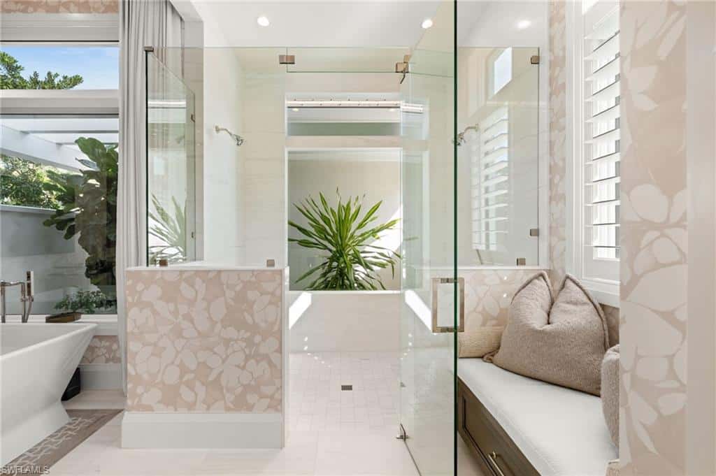 142 Eugenia Dr, Naples, photo 35