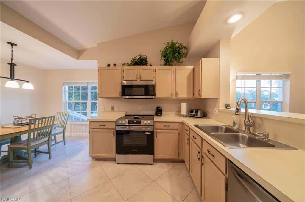 440 Wiggins Lake Ct #201, Naples, photo 12