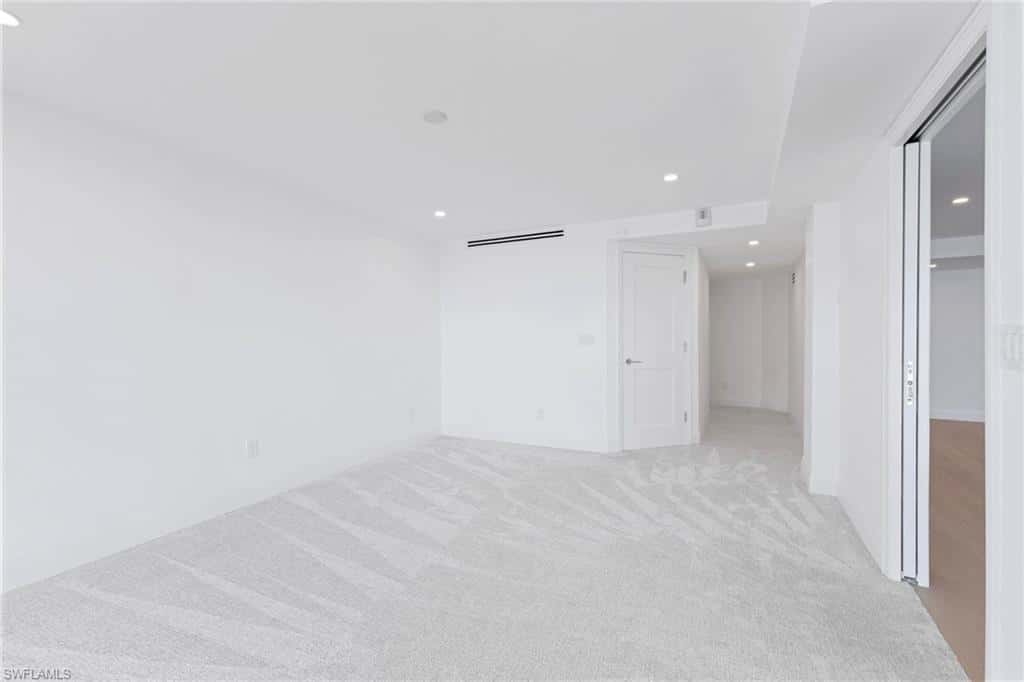 2388 Gulf Shore Blvd #204, Naples, photo 17