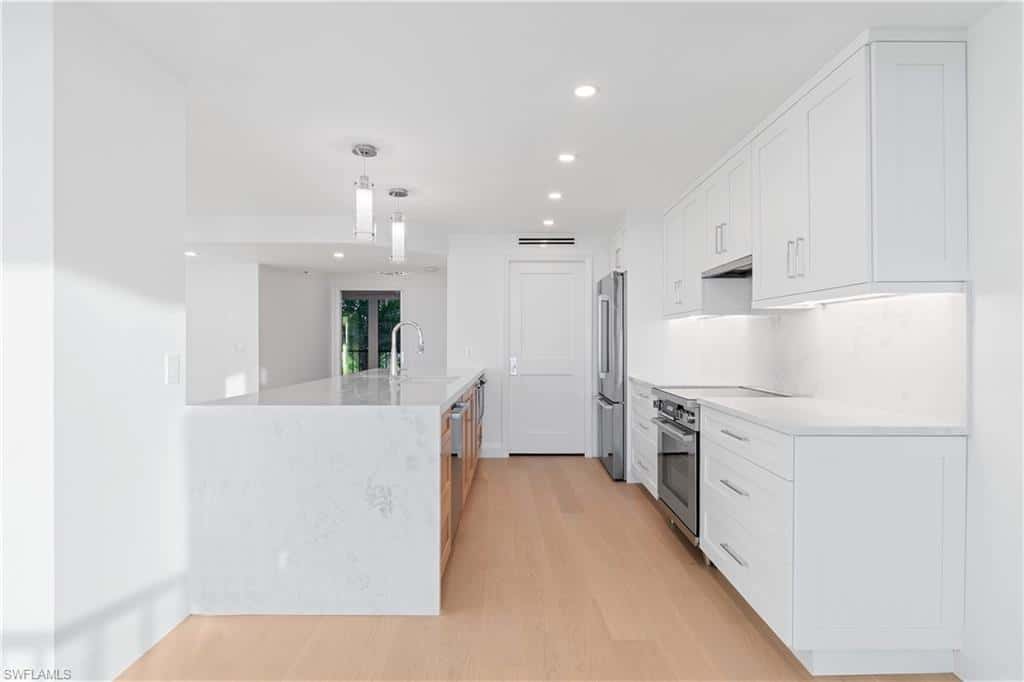 2388 Gulf Shore Blvd #204, Naples, photo 14