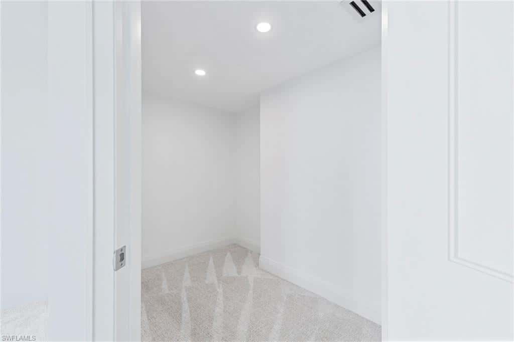 2388 Gulf Shore Blvd #204, Naples, photo 18