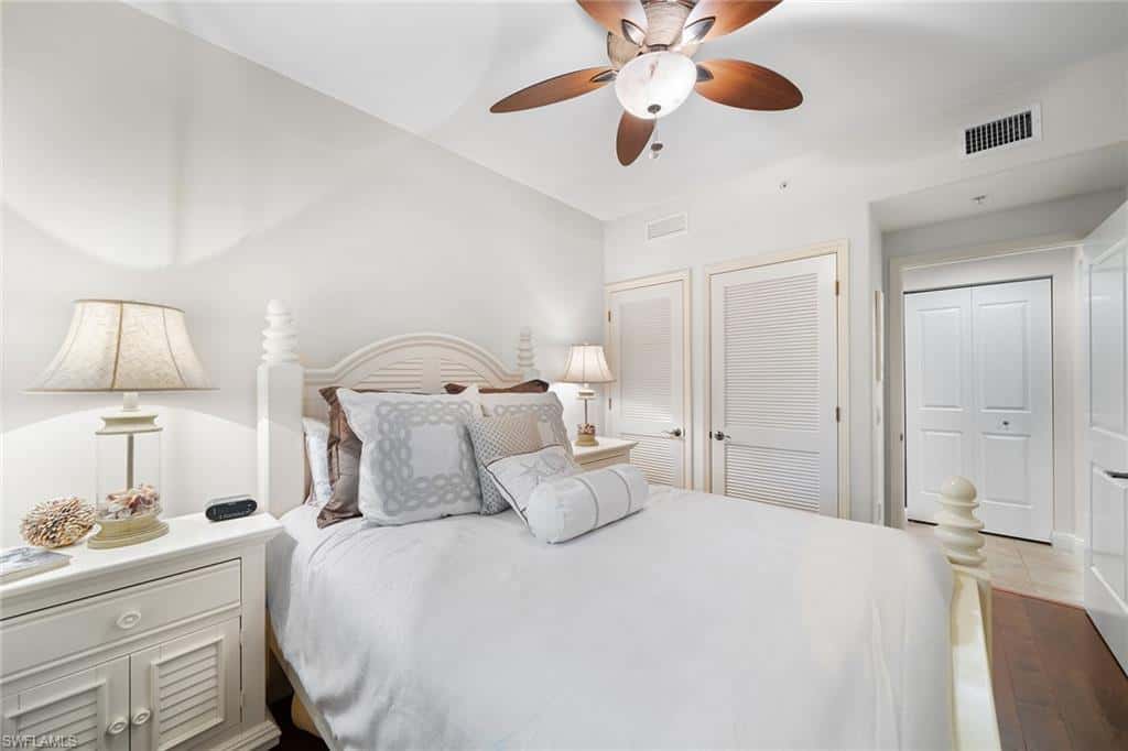 1015 Sandpiper St #d105, Naples, photo 14