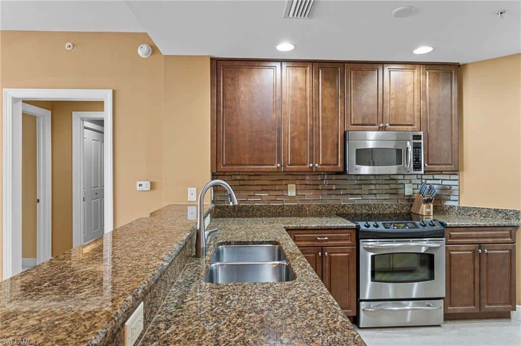 5793 Cape Harbour Dr #615, Cape Coral, photo 12