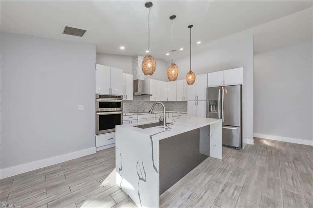 6161 Waxmyrtle Way, Naples, photo 10