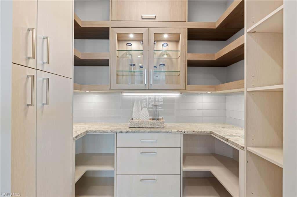 121 Barefoot Cir #16, Bonita Springs, photo 5