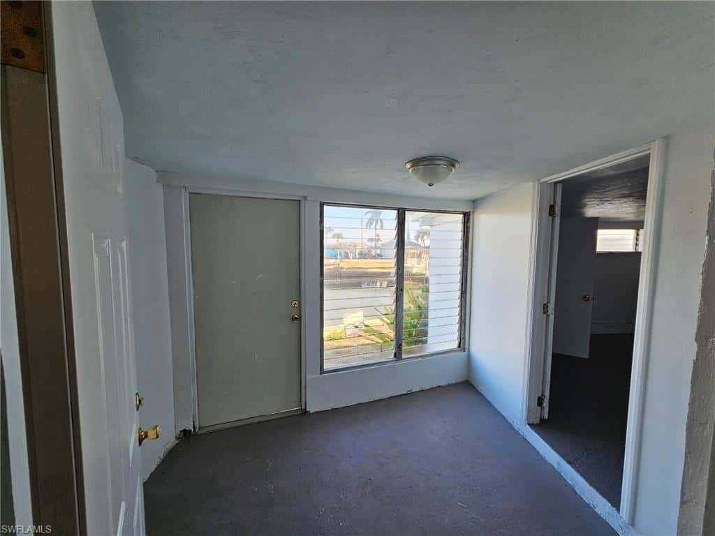 315 Pettit Dr, Naples, photo 9
