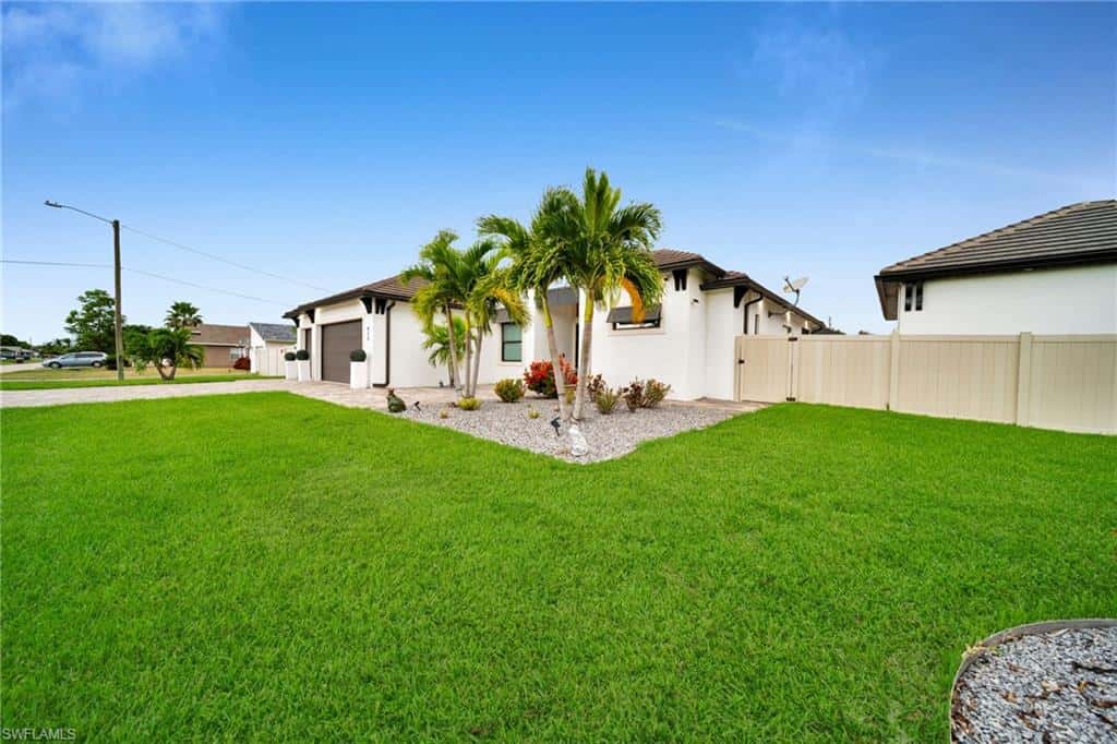 425 15th St, Cape Coral, photo 4