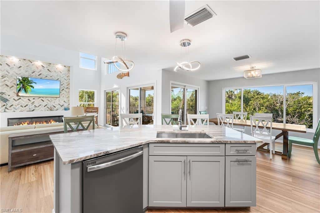 241 Violet Dr, Sanibel, photo 4