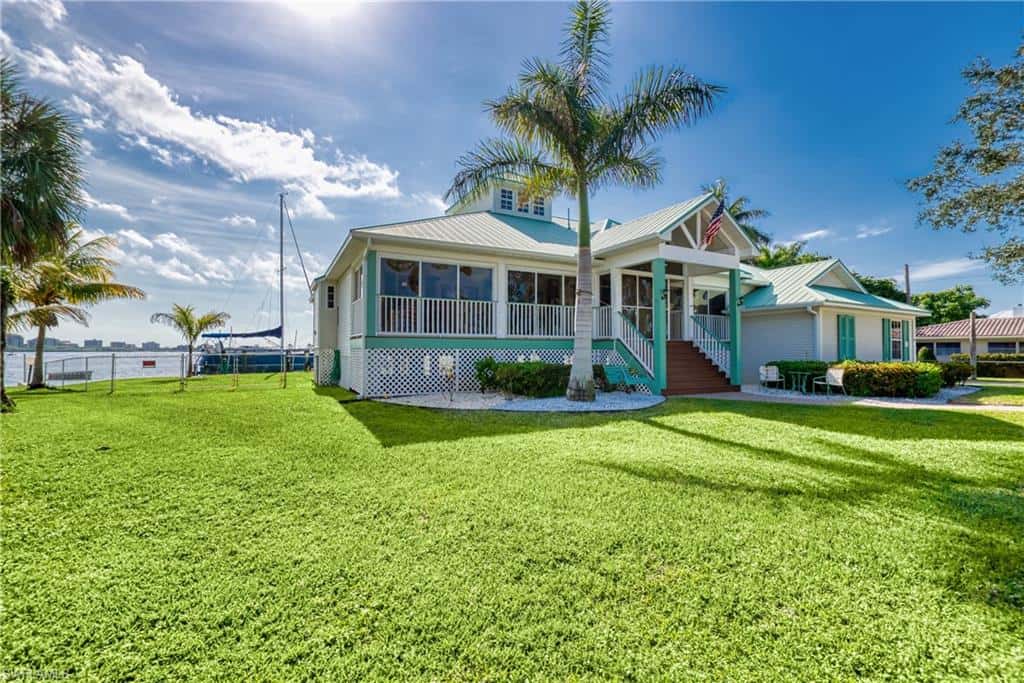 1218 Flamingo Dr, Cape Coral, photo 9