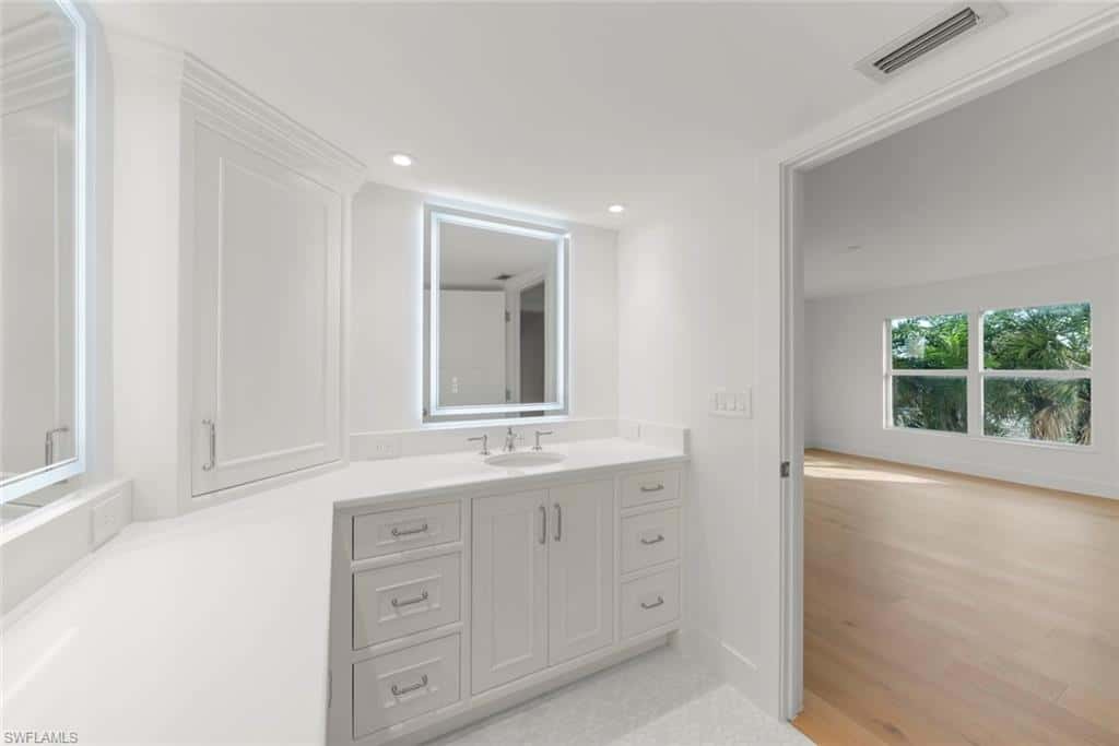 3127 Gulf Dr #101, Sanibel, photo 32