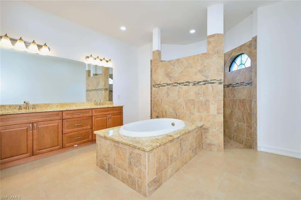 1906 30th Ter, Cape Coral, photo 17