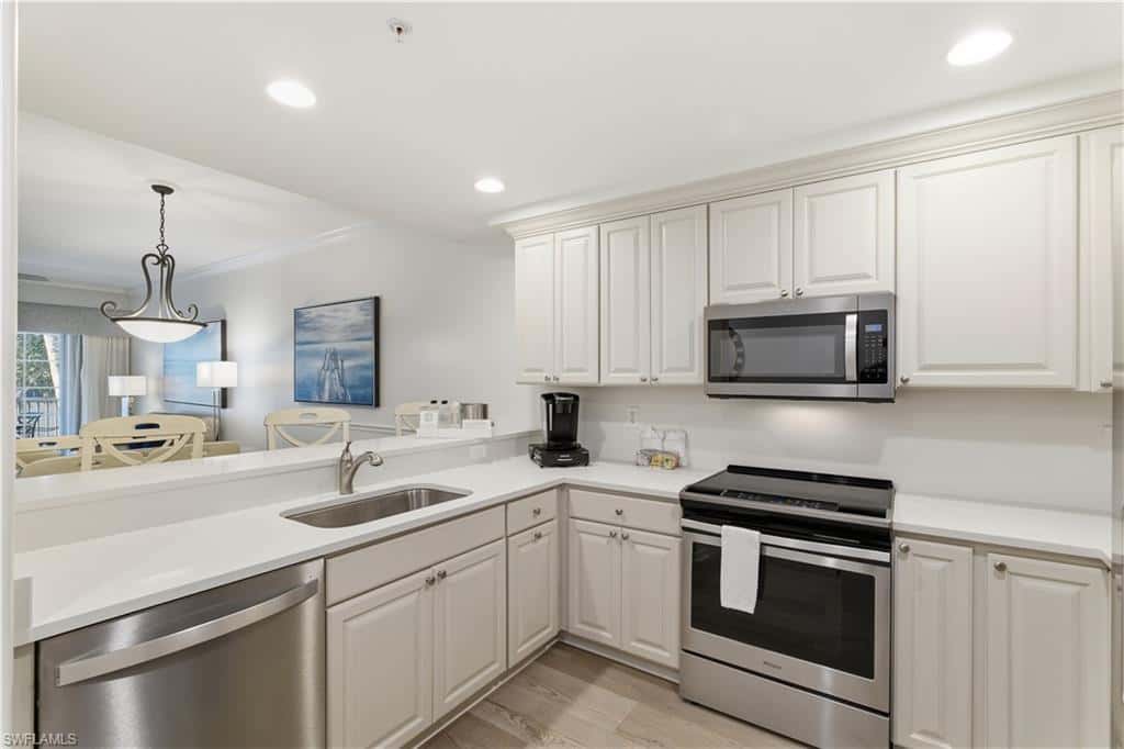 221 9th St #217, Naples, photo 6