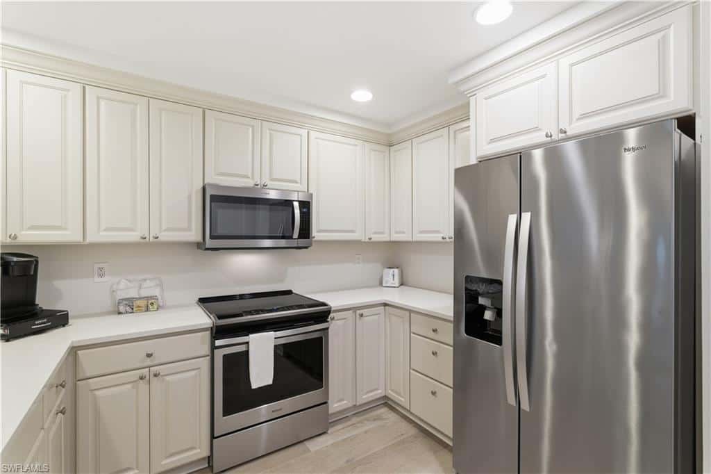 221 9th St #217, Naples, photo 8