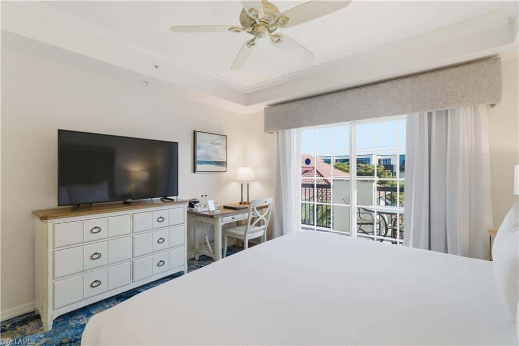 221 9th St #403, Naples, photo 6