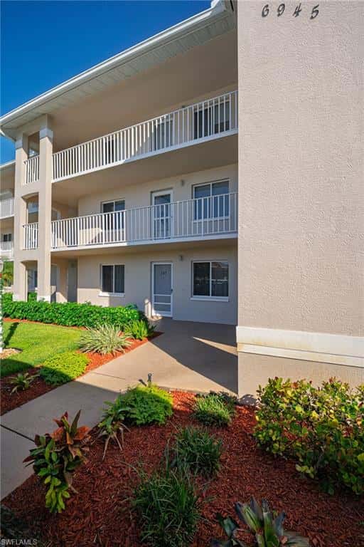 6945 Dennis Cir #i-107, Naples, photo 27