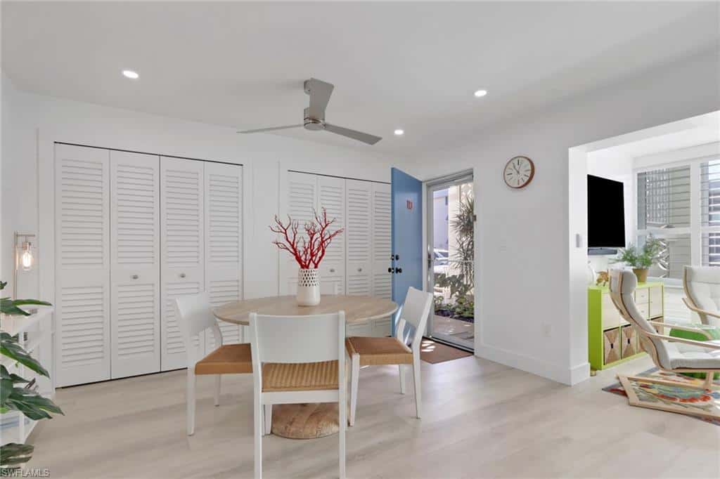 2100 Gulf Shore Blvd #113, Naples, photo 6