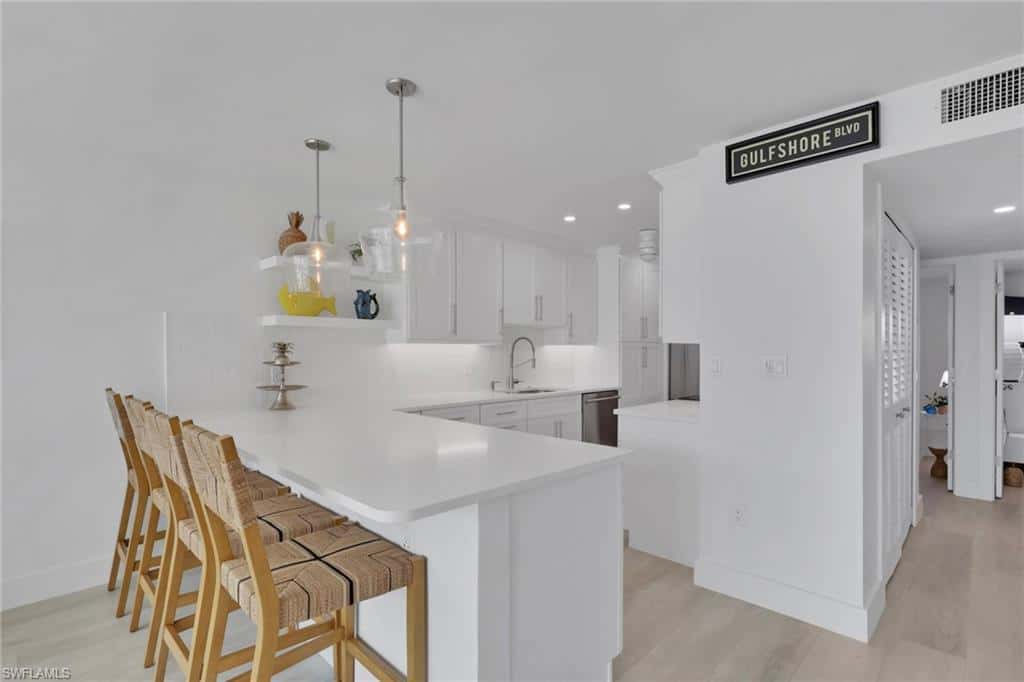 2100 Gulf Shore Blvd #113, Naples, photo 12