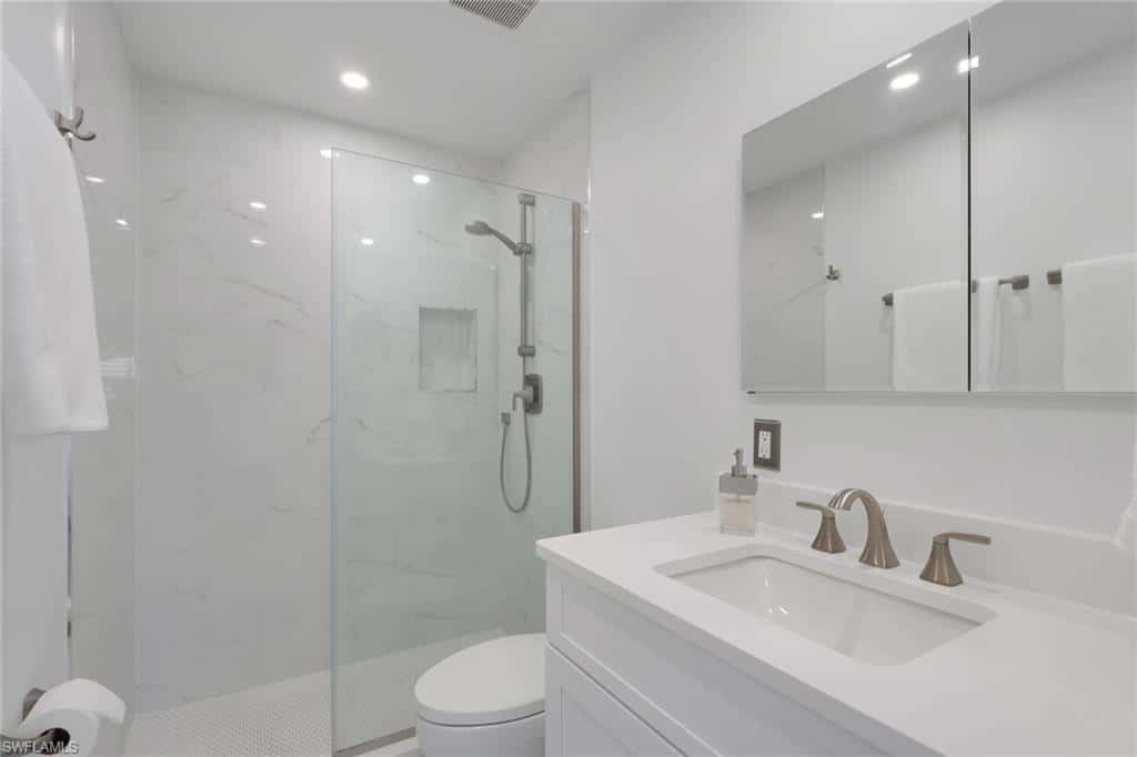 2100 Gulf Shore Blvd #113, Naples, photo 22