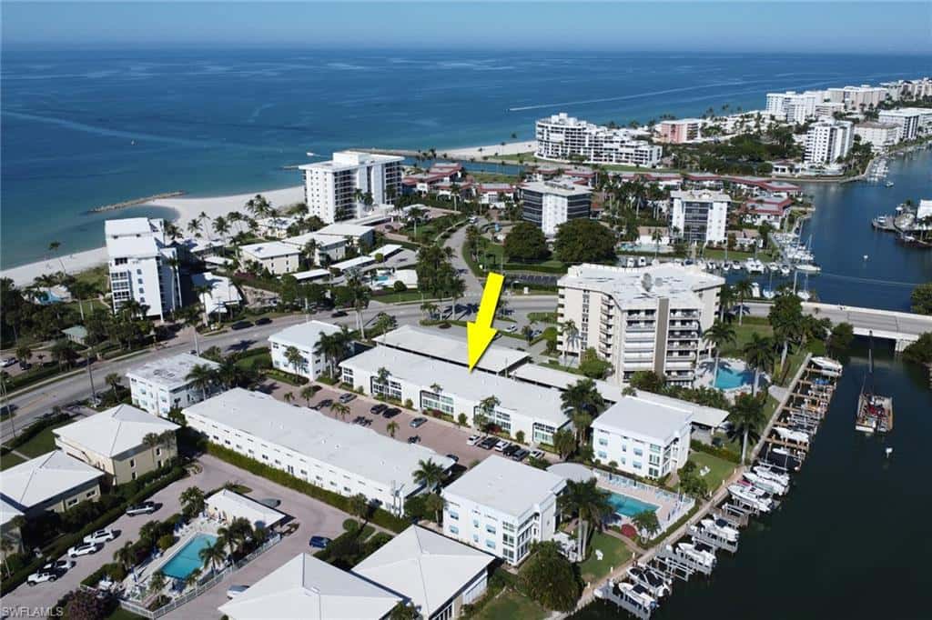 2100 Gulf Shore Blvd #113, Naples, photo 32