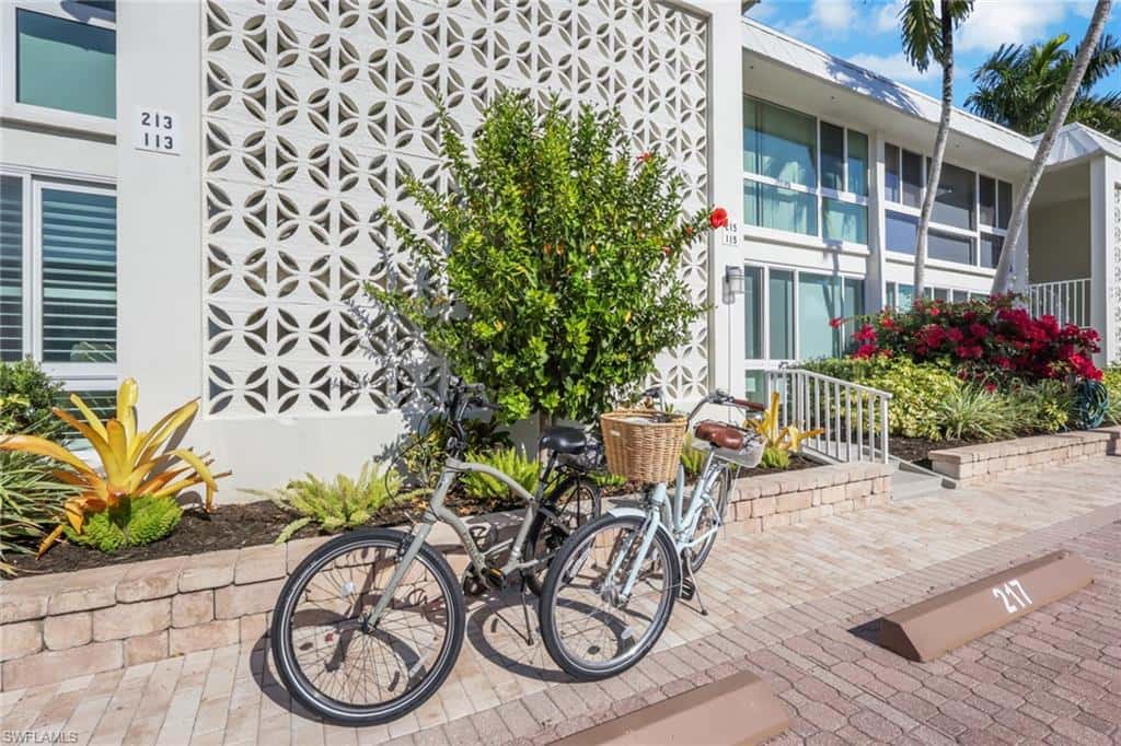 2100 Gulf Shore Blvd #113, Naples, photo 28