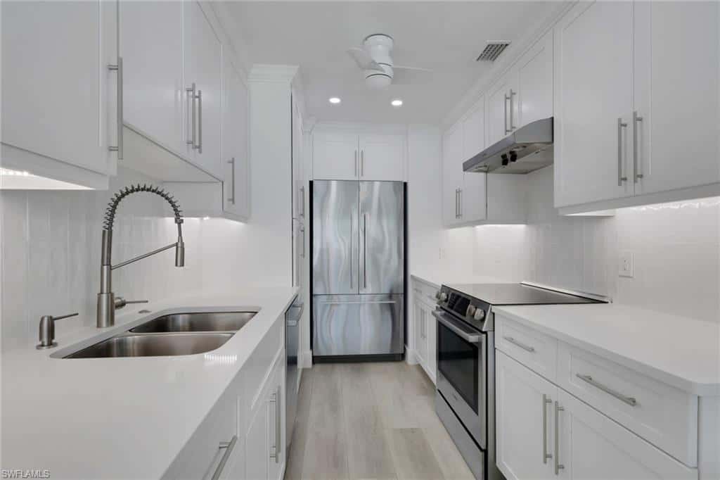 2100 Gulf Shore Blvd #113, Naples, photo 14