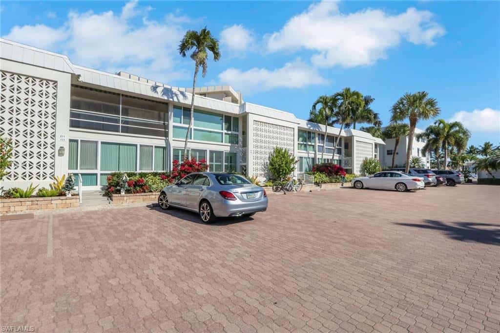 2100 Gulf Shore Blvd #113, Naples, photo 4