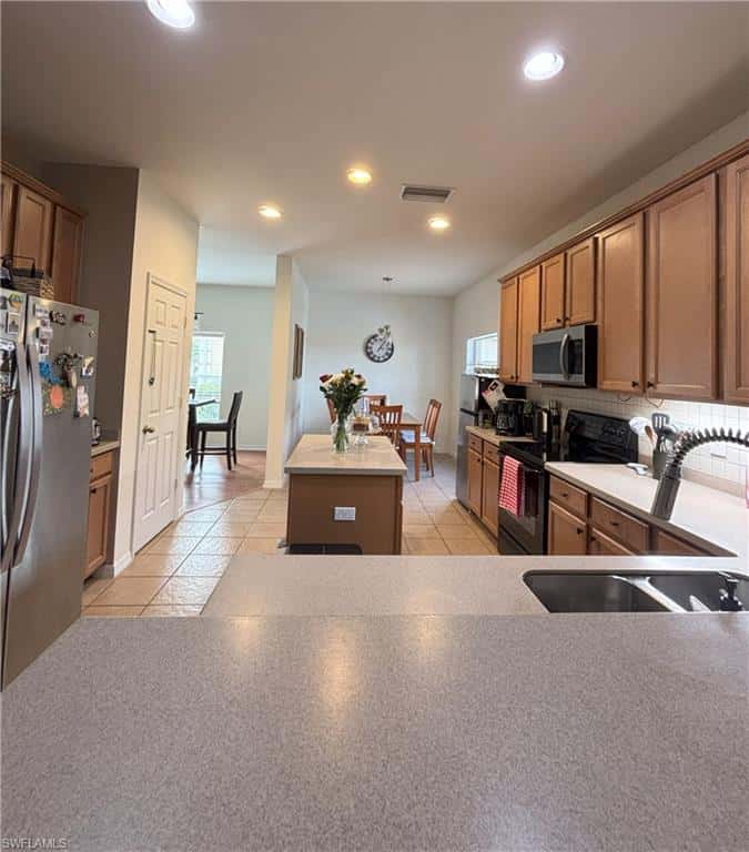 8042 Silver Birch Way, Lehigh Acres, photo 7