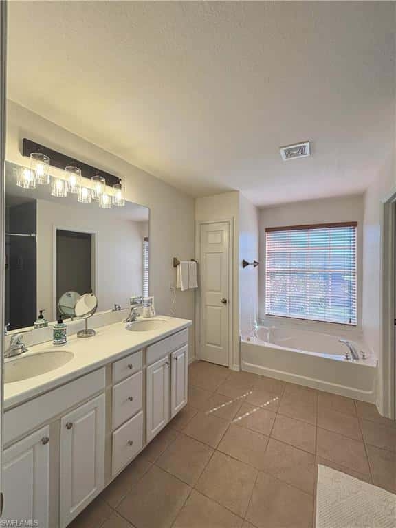 8042 Silver Birch Way, Lehigh Acres, photo 18