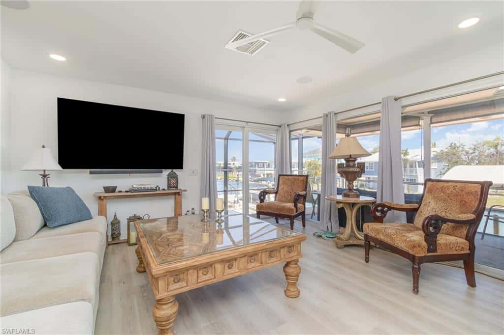 240 Driftwood Ln, Fort Myers Beach, photo 10