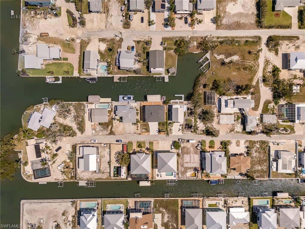 240 Driftwood Ln, Fort Myers Beach, photo 35