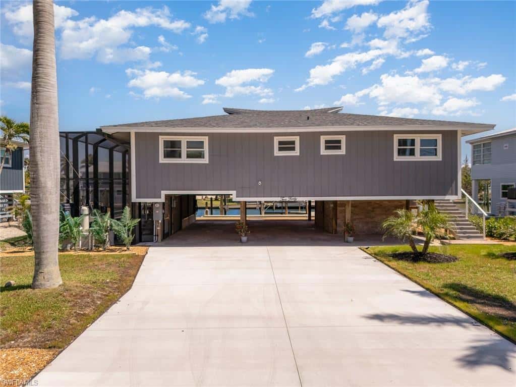 240 Driftwood Ln, Fort Myers Beach, photo 4