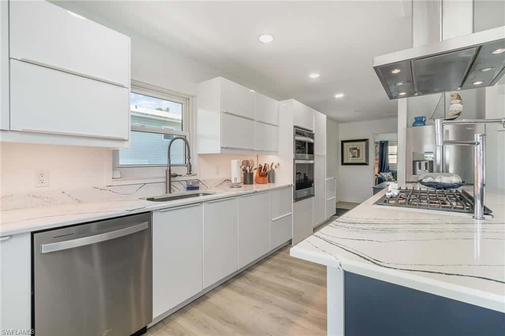 240 Driftwood Ln, Fort Myers Beach, photo 8