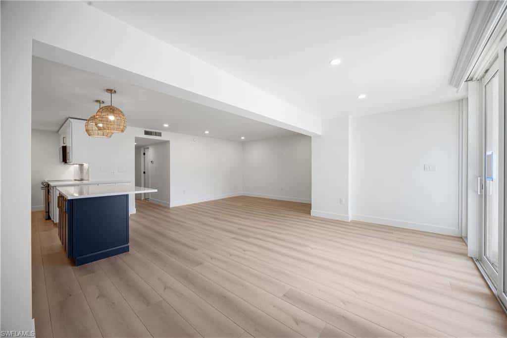 333 Harbour Dr #109, Naples, photo 17