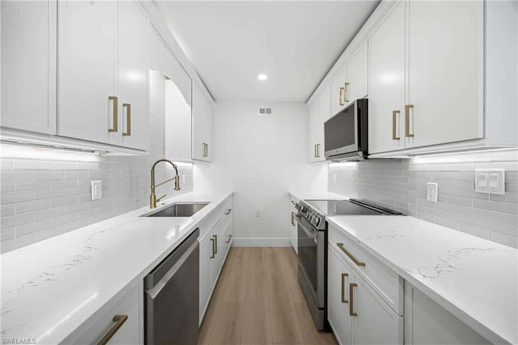 333 Harbour Dr #109, Naples, photo 12