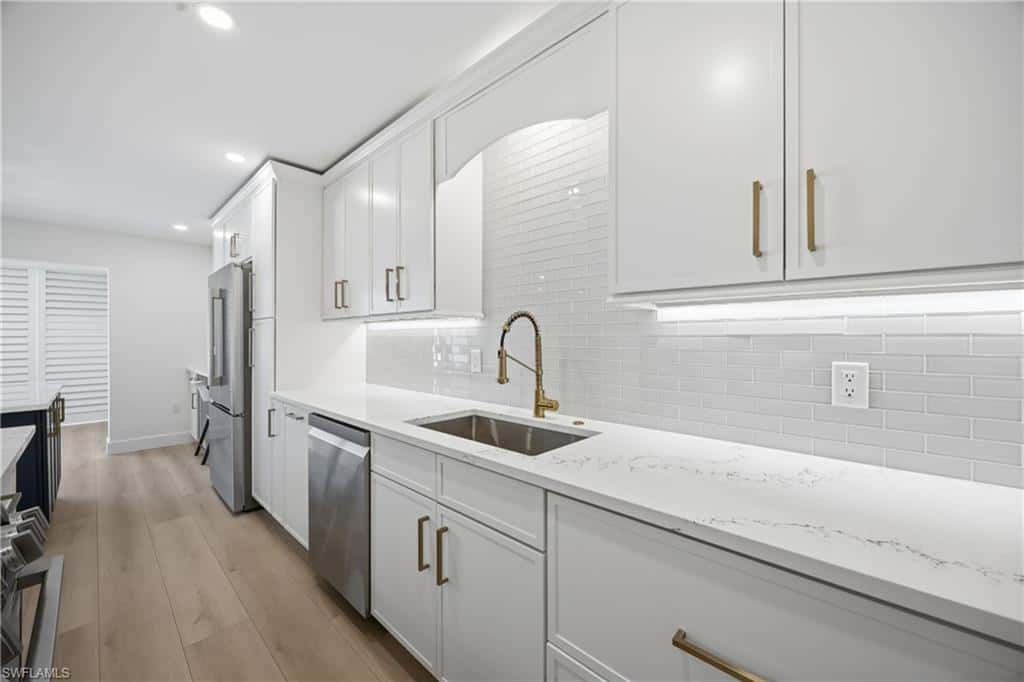 333 Harbour Dr #109, Naples, photo 9