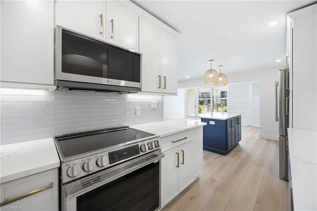 333 Harbour Dr #109, Naples, photo 10