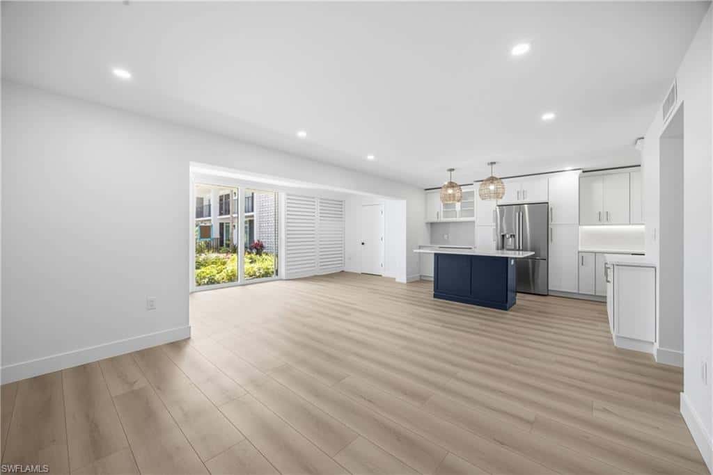 333 Harbour Dr #109, Naples, photo 19