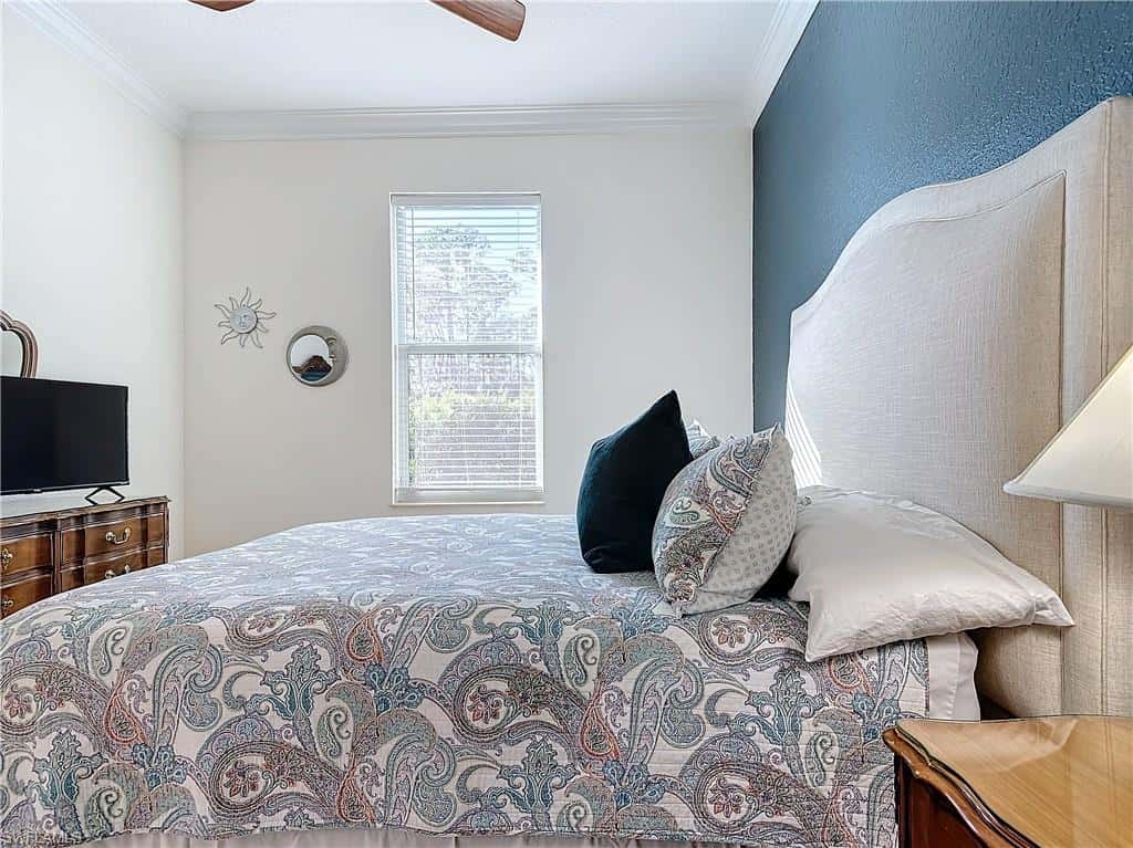 4411 Pine Ridge Rd, Naples, photo 24