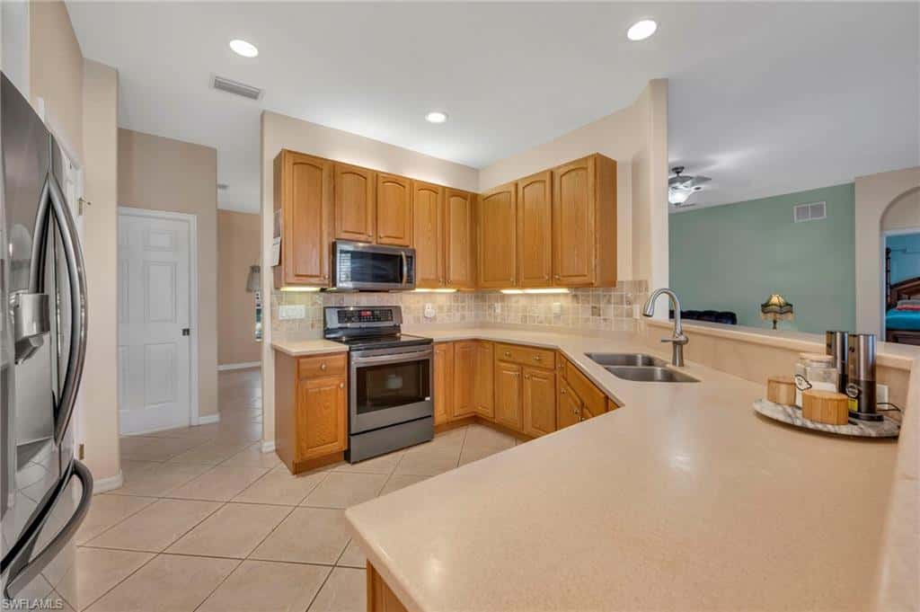 3685 Yosemite Ct, Naples, photo 9