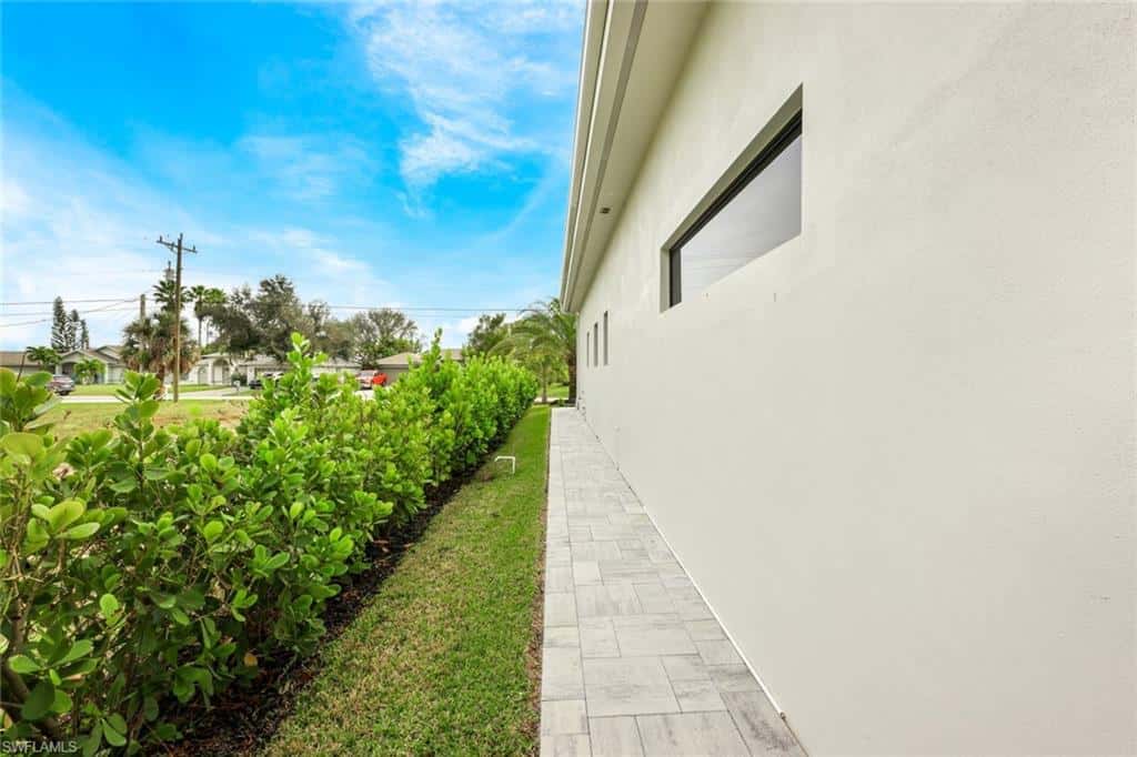 215 28th Ter, Cape Coral, photo 16