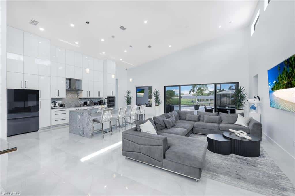 215 28th Ter, Cape Coral, photo 24
