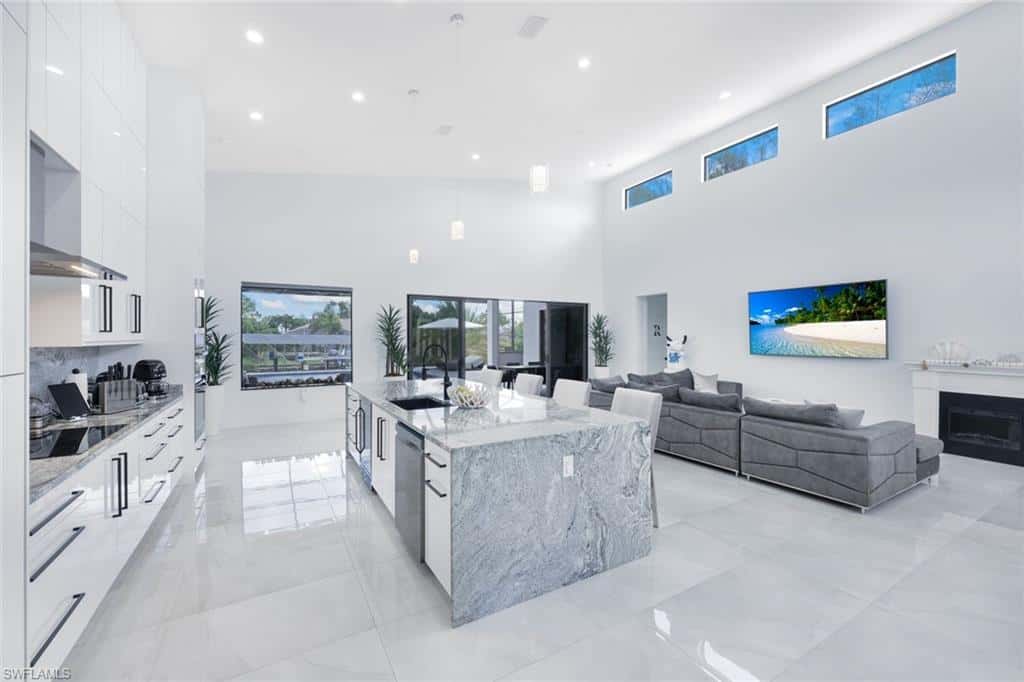 215 28th Ter, Cape Coral, photo 27