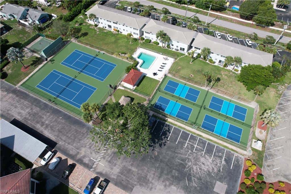 41 High Point Cir #107, Naples, photo 32
